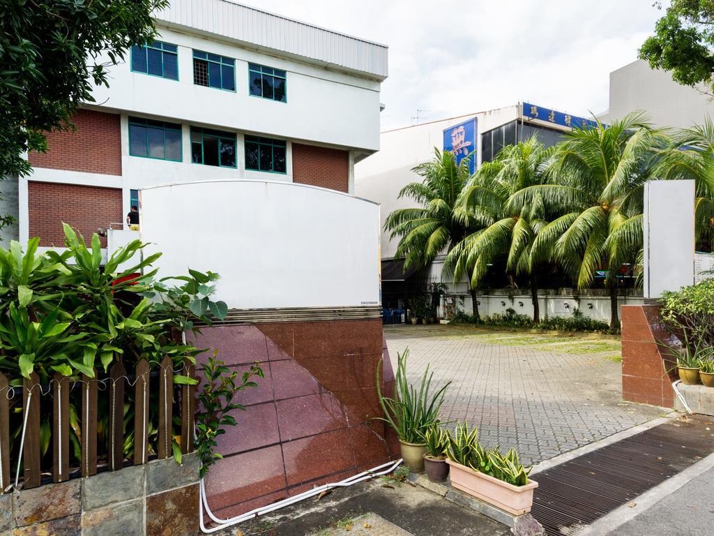Отель Reddoorz Near Aljunied Mrt Сингапур Экстерьер фото